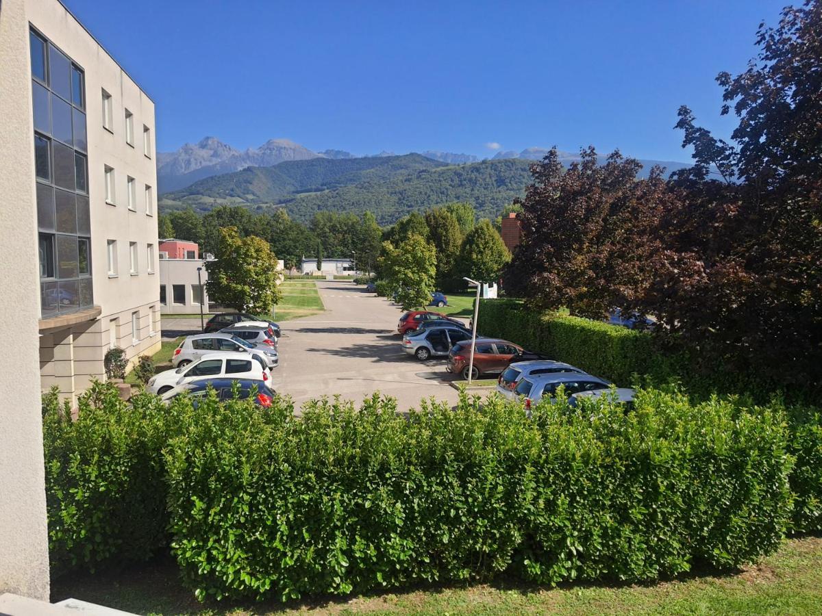Studio Dans Residence Pour Location Courte Duree Et Etudiants Parking Gratuit Жьер Экстерьер фото