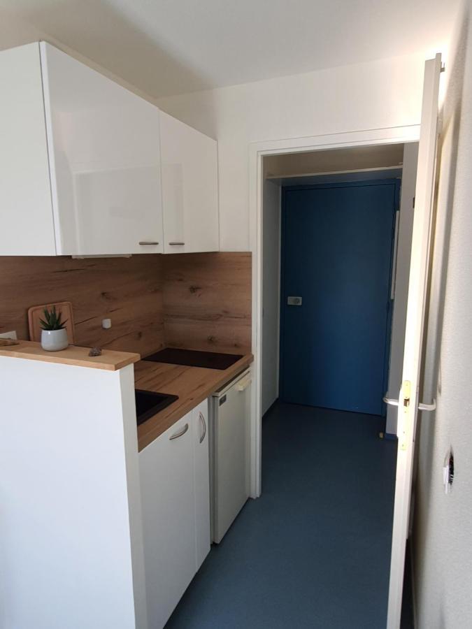 Studio Dans Residence Pour Location Courte Duree Et Etudiants Parking Gratuit Жьер Экстерьер фото