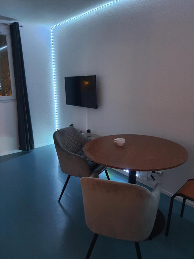 Studio Dans Residence Pour Location Courte Duree Et Etudiants Parking Gratuit Жьер Экстерьер фото